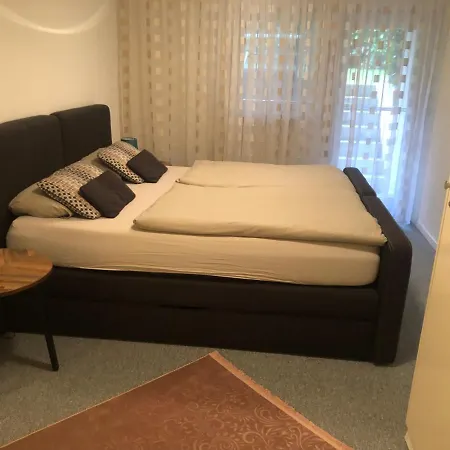 Creutzig Apartment *