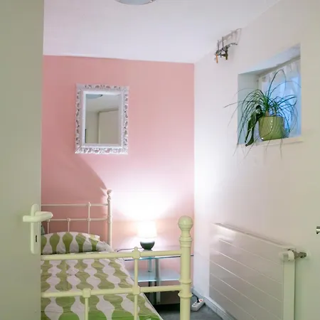 Creutzig Apartament *